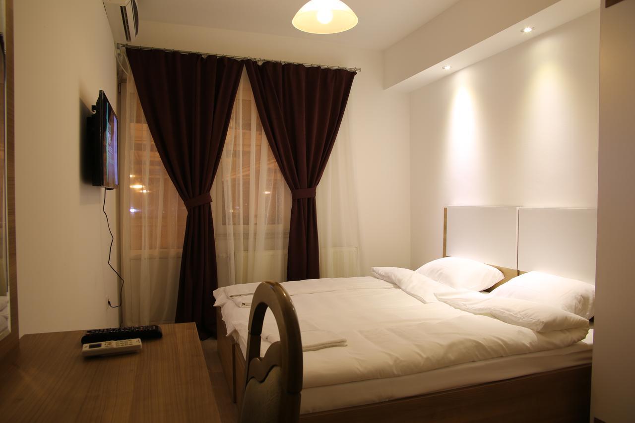Hotel Rio Pristina Esterno foto