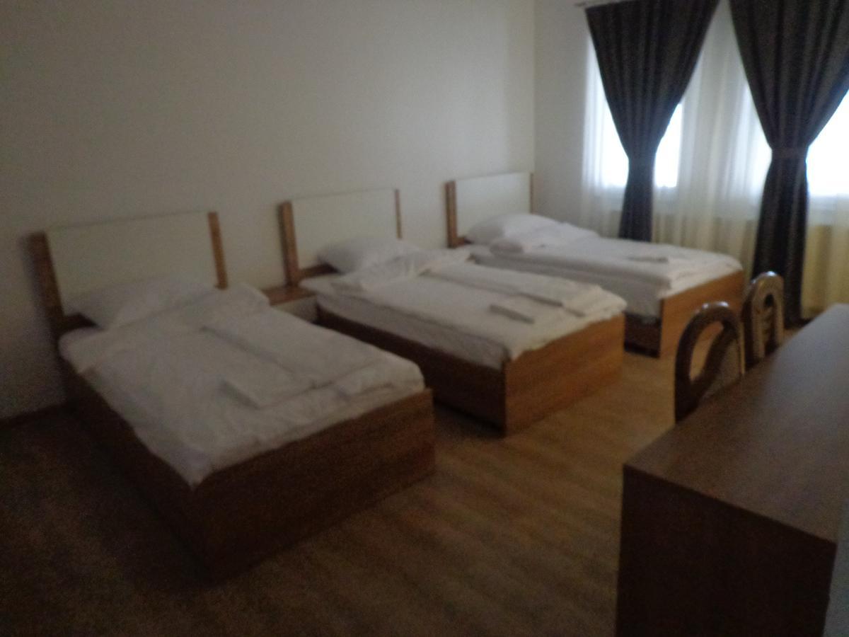 Hotel Rio Pristina Esterno foto
