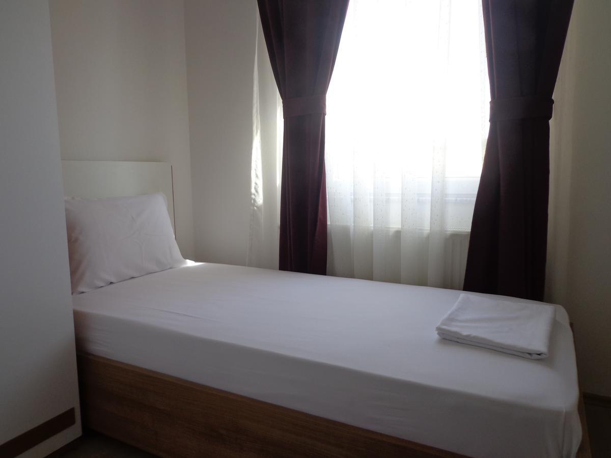 Hotel Rio Pristina Esterno foto