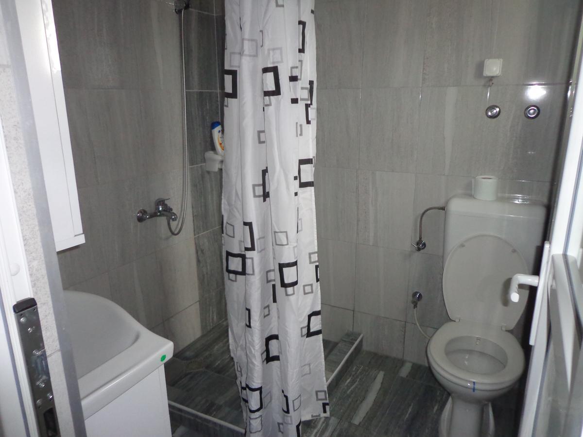 Hotel Rio Pristina Esterno foto