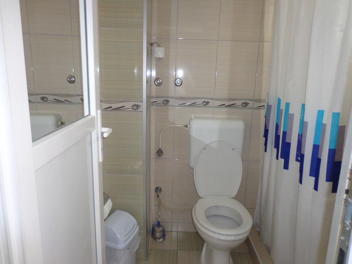Hotel Rio Pristina Esterno foto