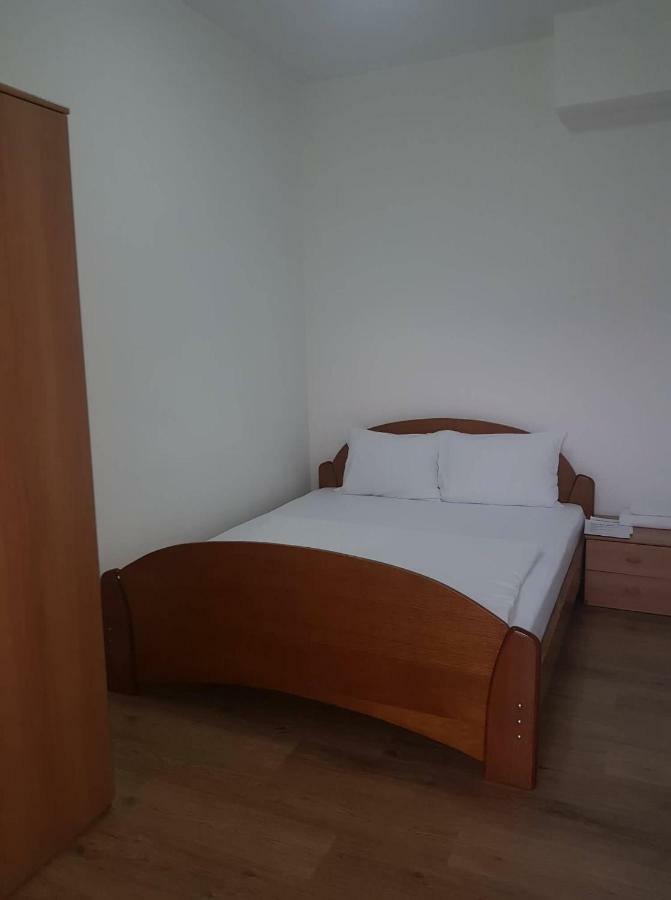 Hotel Rio Pristina Esterno foto